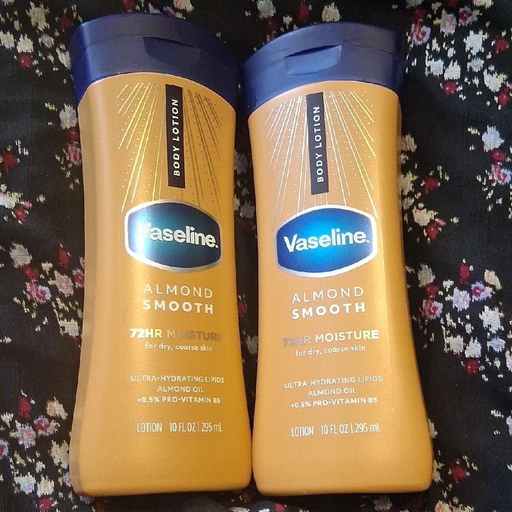 Vaseline Almond Smooth Body Lotion - Rich Brown